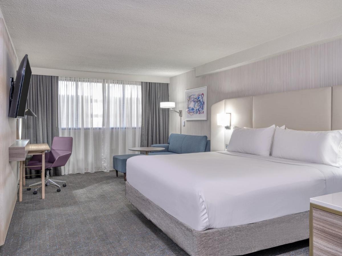 Crowne Plaza Indianapolis-Airport By Ihg Hotel Exterior photo