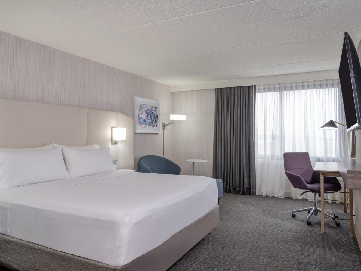 Crowne Plaza Indianapolis-Airport By Ihg Hotel Exterior photo