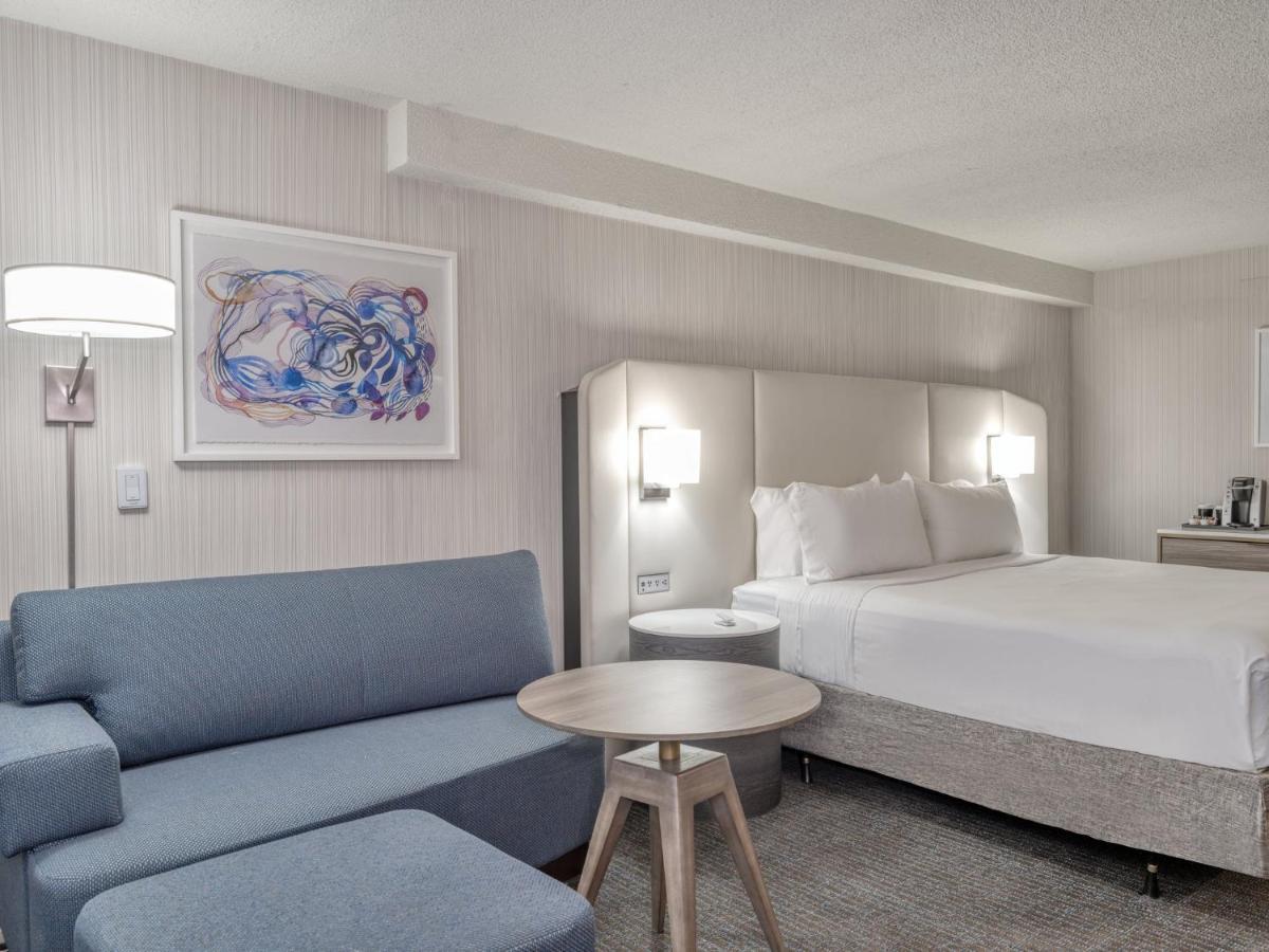 Crowne Plaza Indianapolis-Airport By Ihg Hotel Exterior photo
