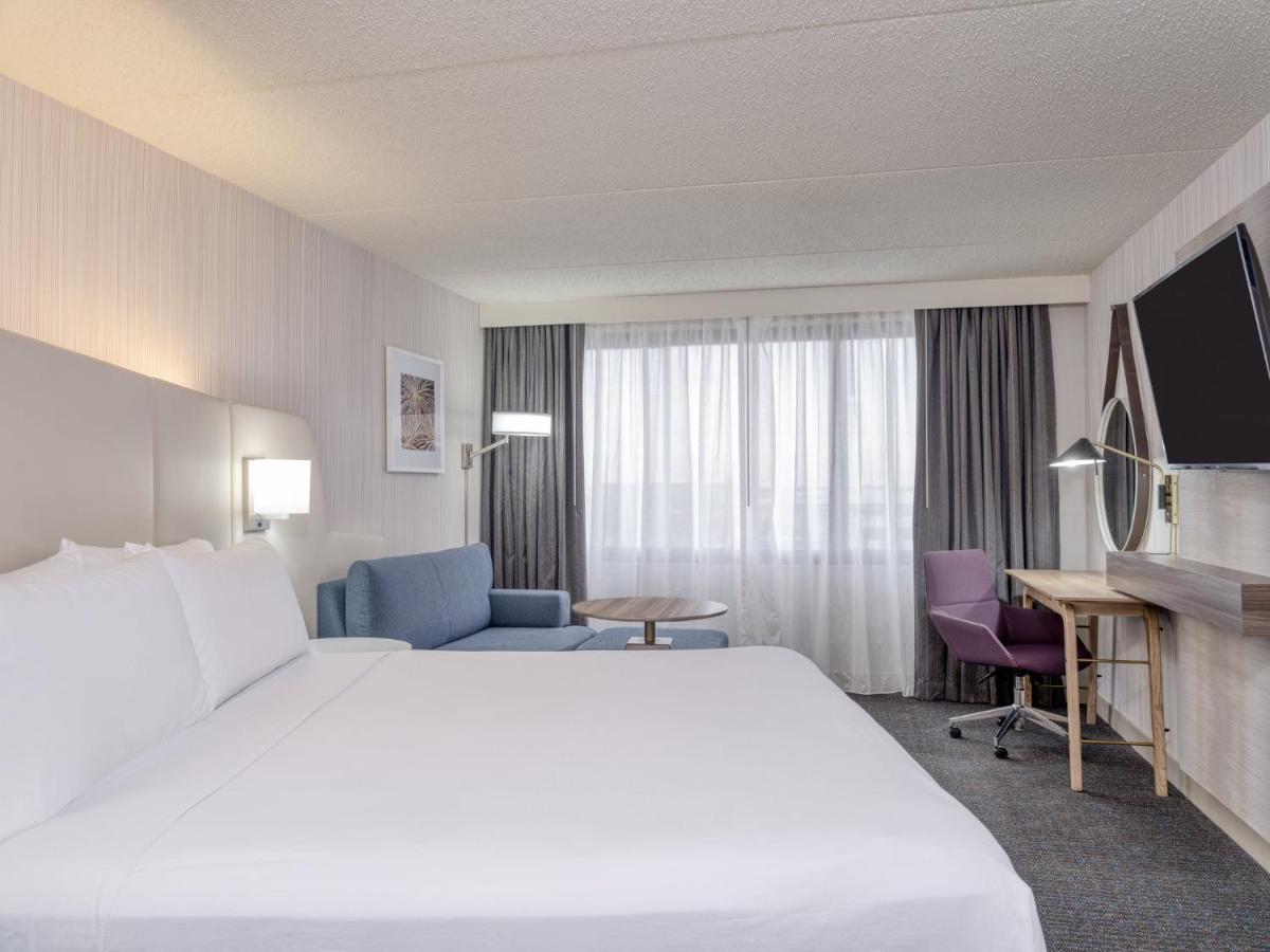 Crowne Plaza Indianapolis-Airport By Ihg Hotel Exterior photo