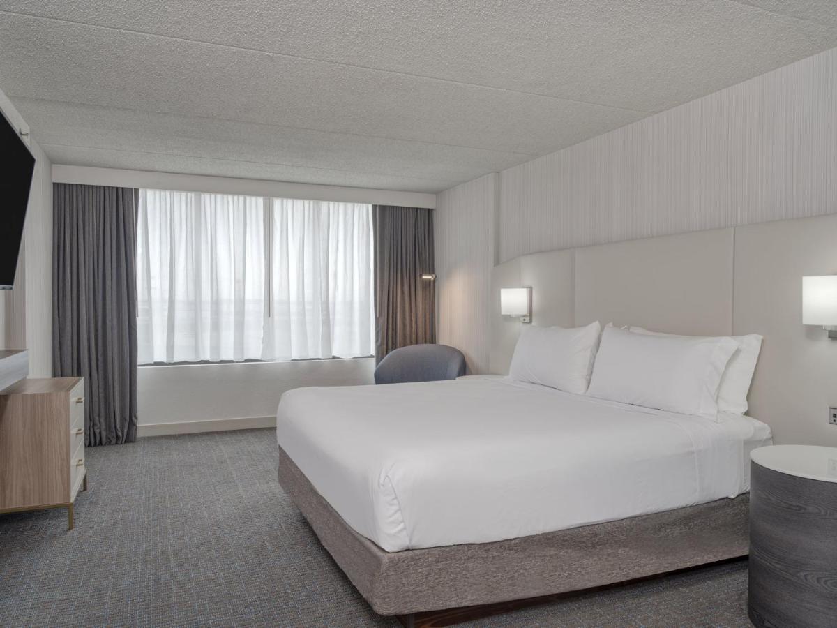 Crowne Plaza Indianapolis-Airport By Ihg Hotel Exterior photo