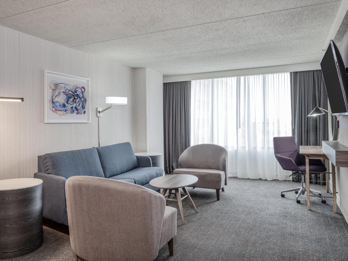 Crowne Plaza Indianapolis-Airport By Ihg Hotel Exterior photo