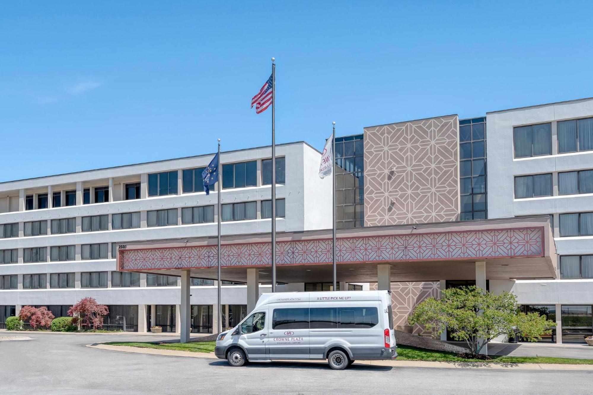 Crowne Plaza Indianapolis-Airport, An Ihg Hotel Exterior photo