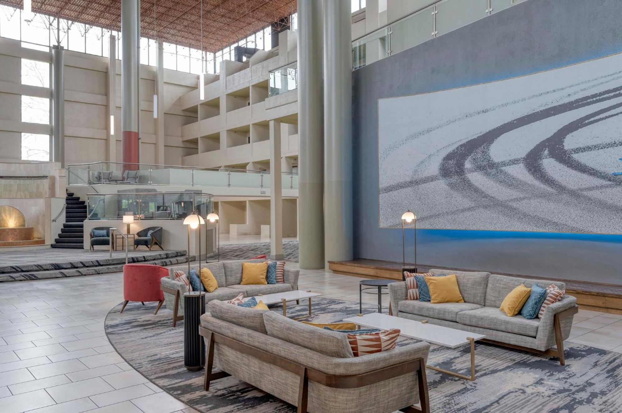 Crowne Plaza Indianapolis-Airport By Ihg Hotel Exterior photo