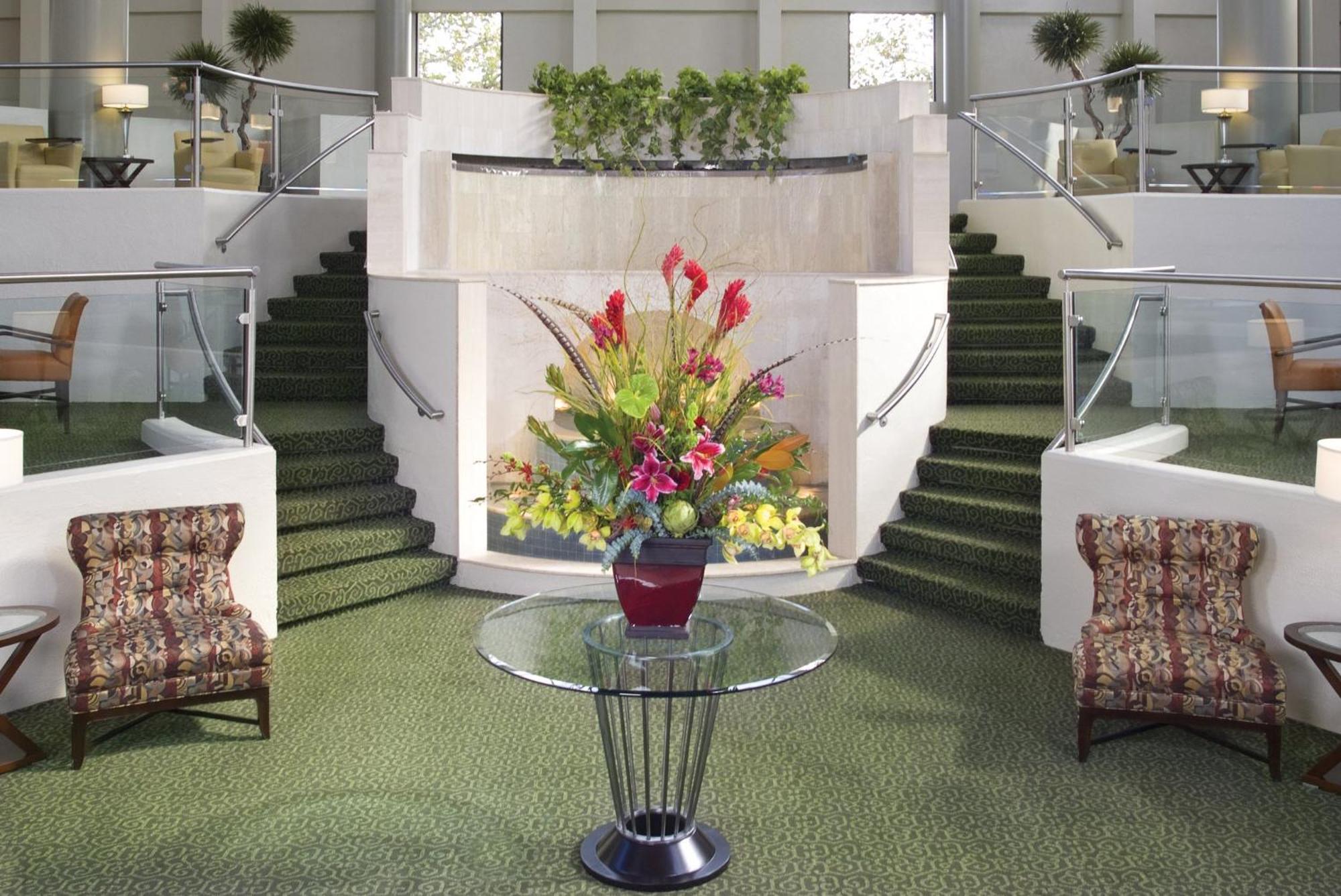 Crowne Plaza Indianapolis-Airport By Ihg Hotel Exterior photo